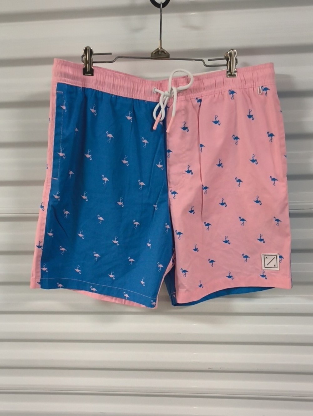 American Eagle AE Mesh Lined Swimming Trunk Above The Knee Shorts Size L NWT